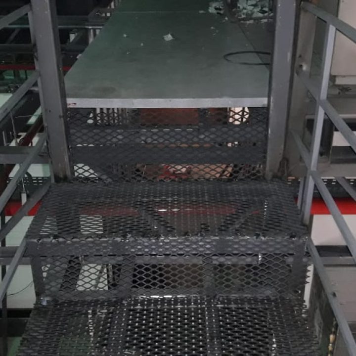 10650